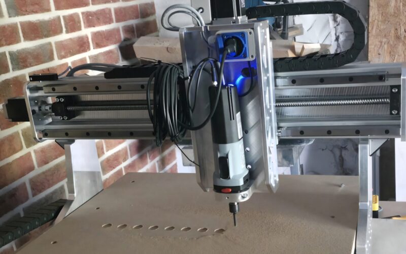 CNC-Fräse für individuelle Sonderanfertigungen bei PottFactory